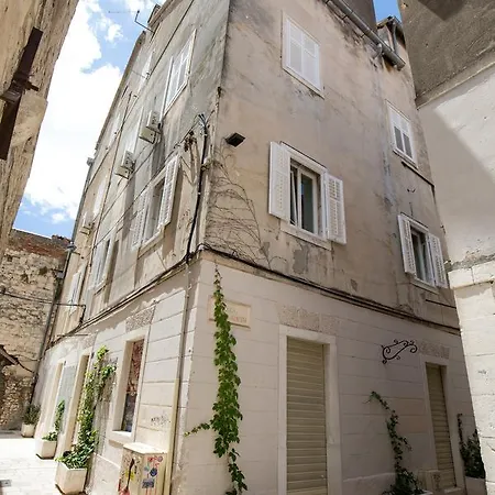 Riva Palace Penzion 4*
