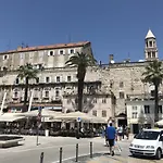 Riva Palace Konukevi 4*
