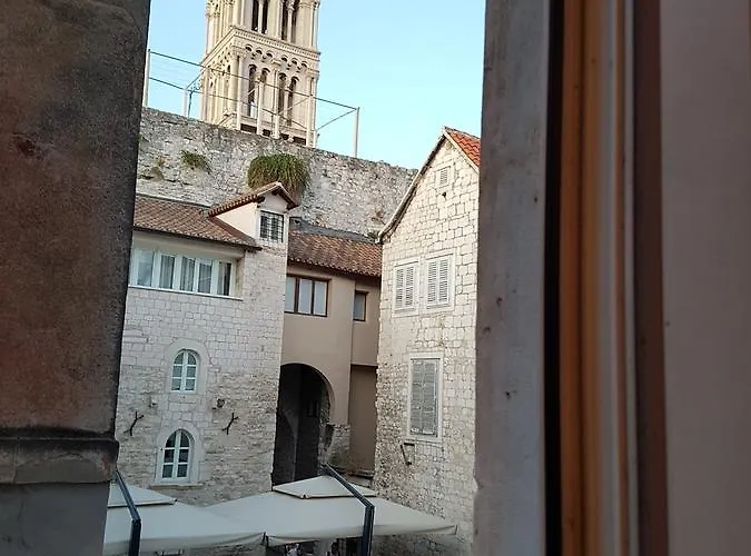 Riva Palace Guest house