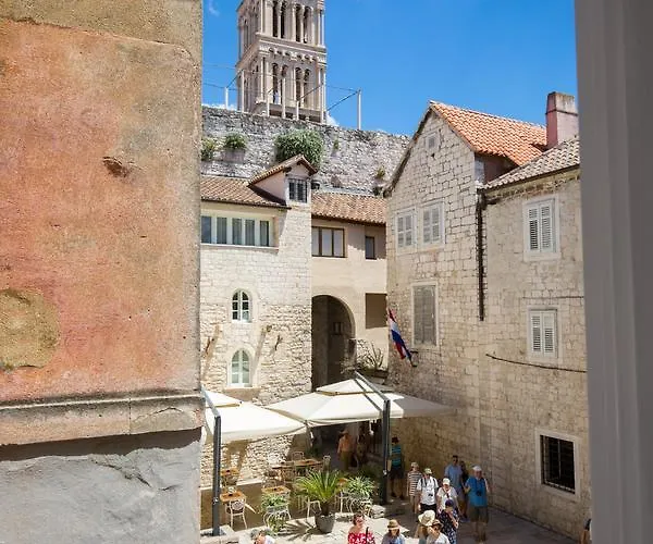 Riva Palace Guest house 4*