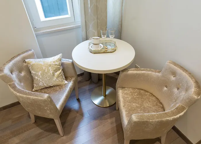 Guest house Riva Palace 4*