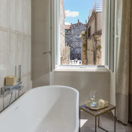 Pensión Riva Palace 4*