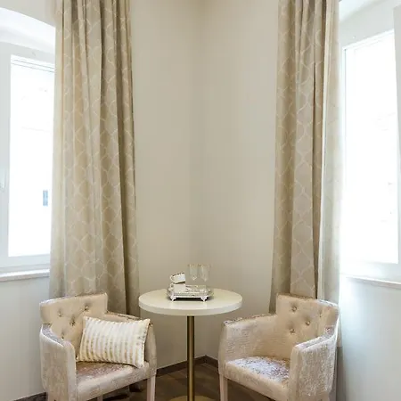 Riva Palace Gæstehus Split