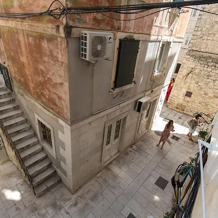 بيت ضيافة Riva Palace 4*