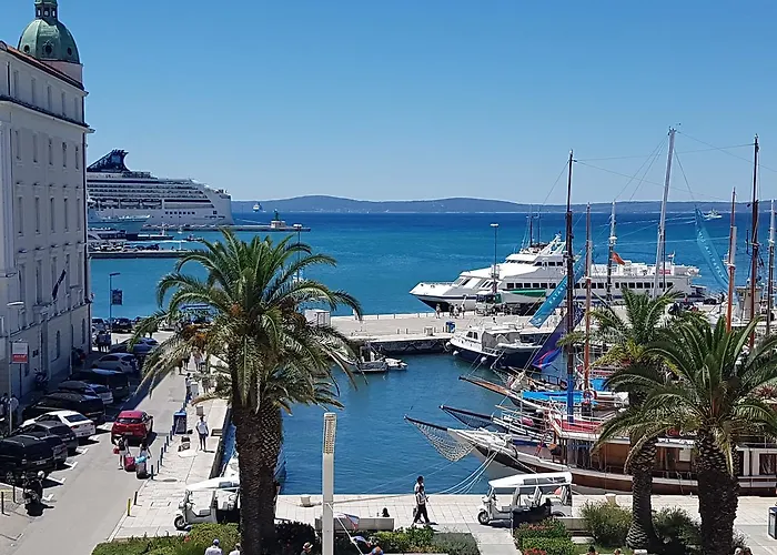 Riva Palace Gostinjska kuća 4*